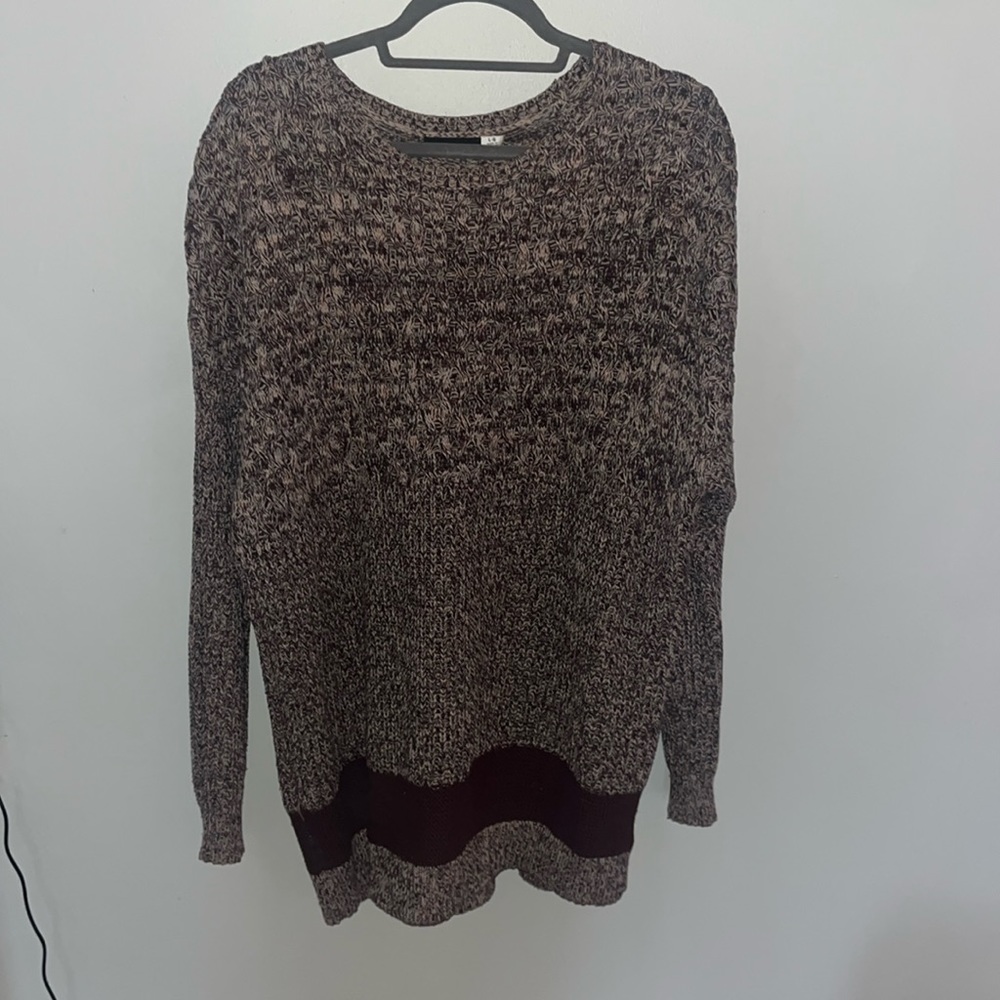 Oversized large, purple sweater in pristine condition